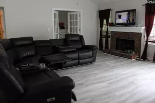 205 Oak Manor Dr, Columbia, SC 29229 - Photo 2