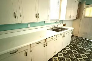 425 E Charlotte Ave, Sumter, SC 29150 - Photo 10
