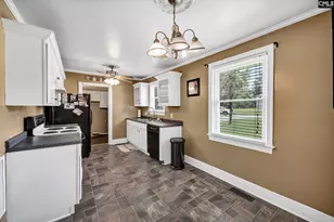 3714 Hydrangea St, Columbia, SC 29205 - Photo 8