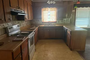 60 Savannah Rd, Bishopville, SC 29010 - Photo 10