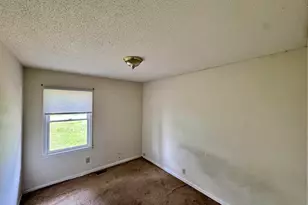 418 Magnolia Dr, Bishopville, SC 29010 - Photo 6