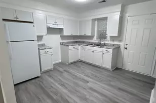 805 Central Dr, West Columbia, SC 29169 - Photo 1