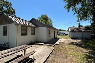 611 Oakland Ave, Cayce, SC 29033 - Photo 1