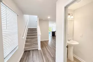 129 Kings Parish Ct, Columbia, SC 29209 - Photo 2