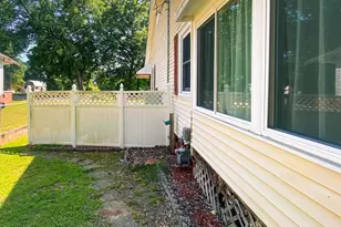 201 McDonald, Whitmire, SC 29178 - Photo 24