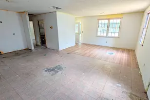 328 Chavis St, West Columbia, SC 29169 - Photo 8