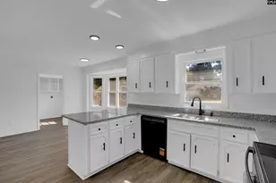 1911 Toole St, Cayce, SC 29033 - Photo 6