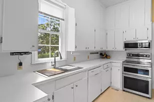 626 E Hampton St, Olanta, SC 29114 - Photo 12