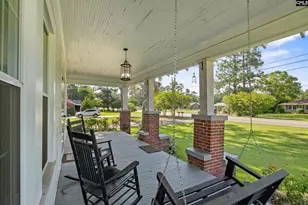 626 E Hampton St, Olanta, SC 29114 - Photo 4