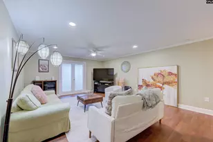 1825 St Julian Pl 8-B, Columbia, SC 29204 - Photo 4