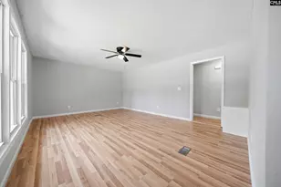 1040 E Sherwood Dr, Sumter, SC 29153 - Photo 4