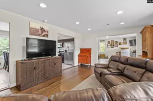 1111 Price Cir, West Columbia, SC 29169 - Photo 4