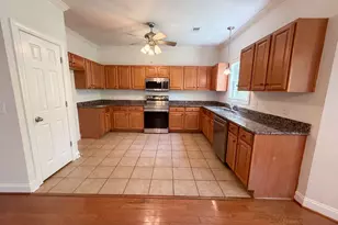 14 Magnolia Springs Ct, Columbia, SC 29209 - Photo 2