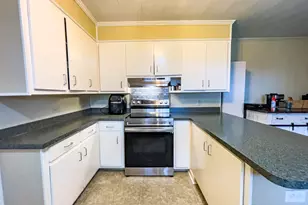 411 Gary St, Whitmire, SC 29178 - Photo 14
