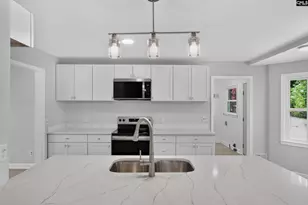 585 Rosemont Dr, Orangeburg, SC 29115 - Photo 2