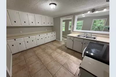 1207 Hampton, Orangeburg, SC 29115 - Photo 6
