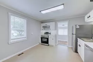 322 S Kilbourne Rd, Columbia, SC 29205 - Photo 10