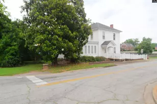 1015 Boundary St, Newberry, SC 29108 - Photo 2