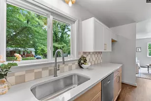 135 Riverview Ct, Columbia, SC 29201 - Photo 8