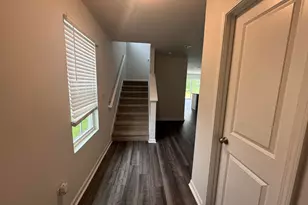 129 Kings Parish Ct, Columbia, SC 29209 - Photo 2