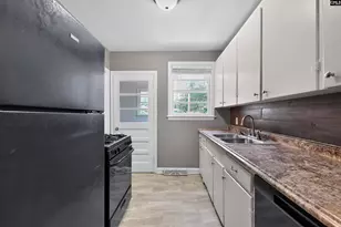 8 Holiday Cir, Columbia, SC 29206 - Photo 14