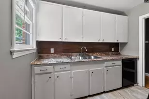 8 Holiday Cir, Columbia, SC 29206 - Photo 12