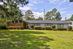 1917 Dixon Ln, Camden, SC 29020 - Photo 2