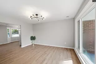 220 Parkstream Cir, West Columbia, SC 29170 - Photo 6