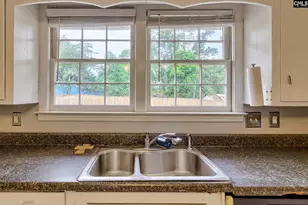 1907 Holland St, West Columbia, SC 29169 - Photo 8