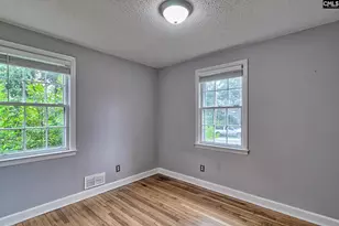 1907 Holland St, West Columbia, SC 29169 - Photo 12