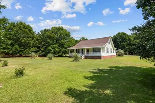 1366 Old Golf Course Rd, Batesburg, SC 29006 - Photo 2