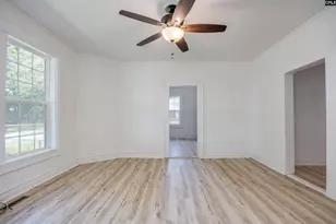 822 Chesnut St, Camden, SC 29020 - Photo 12