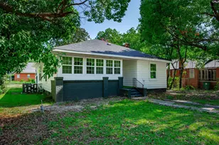 822 Chesnut St, Camden, SC 29020 - Photo 1