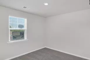 500 Edgetree Dr, Hopkins, SC 29061 - Photo 2