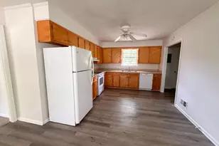 406 Lafayette Wy, Camden, SC 29020 - Photo 2