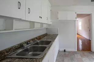 240 Pineneedle Rd, Columbia, SC 29203 - Photo 18