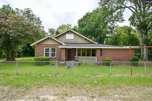 109 S Lee St, Leesville, SC 29070 - Photo 1