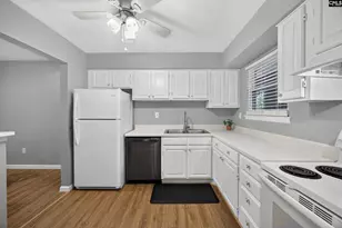 332 Edgewater Ln, West Columbia, SC 29169 - Photo 8