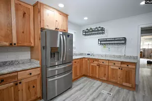 608 Academy St, Batesburg, SC 29006 - Photo 8