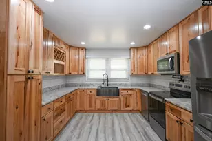 608 Academy St, Batesburg, SC 29006 - Photo 4