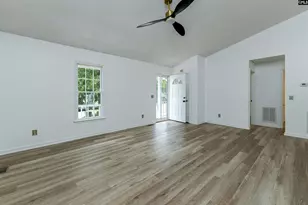 240 Gusty Ln, Hopkins, SC 29061 - Photo 4