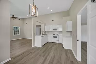 404 Greenlake Dr, Hopkins, SC 29061 - Photo 8