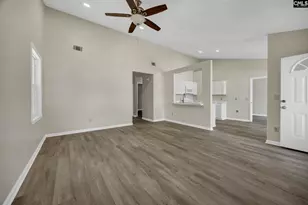 404 Greenlake Dr, Hopkins, SC 29061 - Photo 4