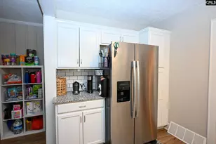 131 Hendrix St, West Columbia, SC 29169 - Photo 14
