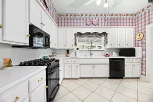 2418 Broughton, Orangeburg, SC 29115 - Photo 6