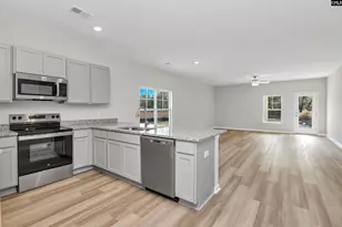 141 Middlesex Ct, Lugoff, SC 29078 - Photo 4