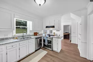 7905 Dartmoore Ln, Columbia, SC 29223 - Photo 6