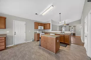 295 Hunters Mill Dr, West Columbia, SC 29170 - Photo 10