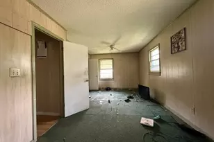 309 Huggins St, Marion, SC 29571 - Photo 4
