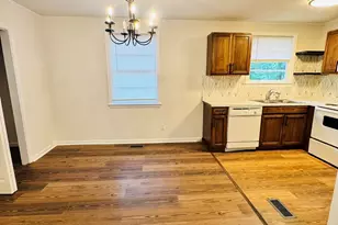 4233 Donavan Dr, Columbia, SC 29210 - Photo 6